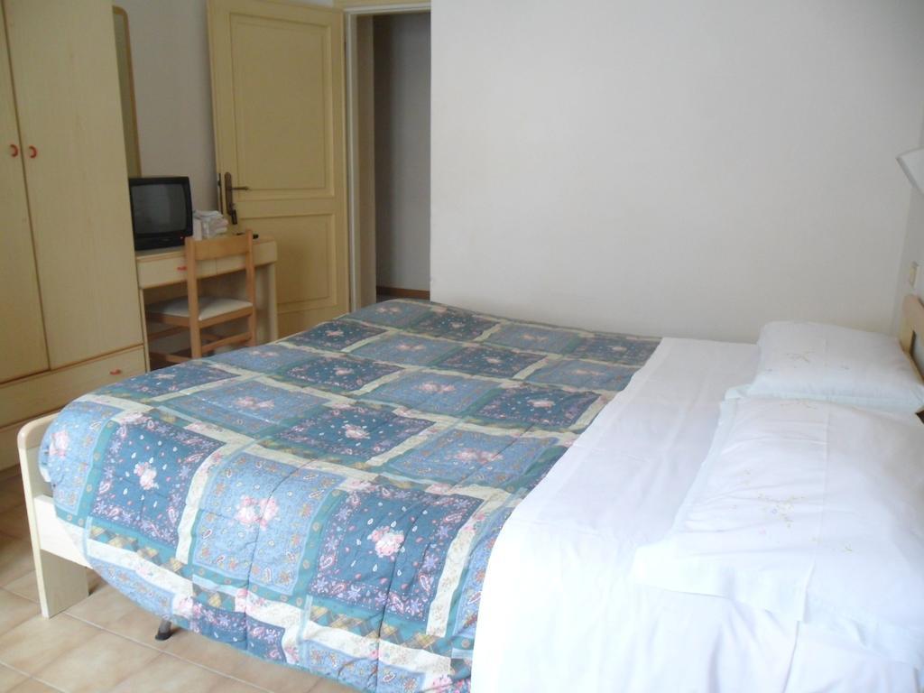 Albergo Giardino Badia Prataglia Habitación foto